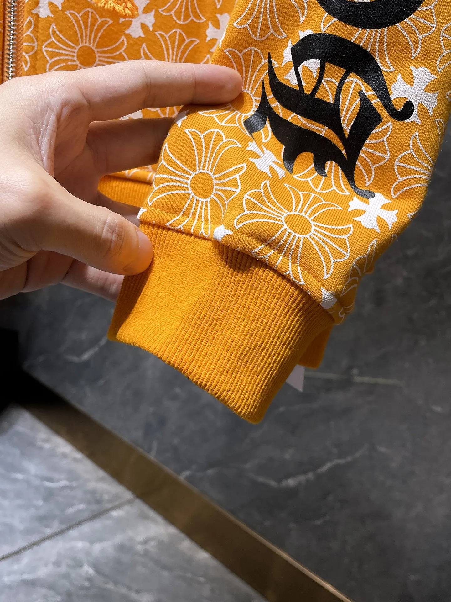 P260 Chrome Hearts Autumn and Winter 2025 Counter Synchronization ❤️ Chrome Hearts Horseshoe Dark Pattern Logo Blue Zipper Sweater Improved Customized Version 1:1 High Weight High Quality Fabric Recommended Colors: Customized Blue Customized Green Customized Orange Sizes: S, M, L, XL